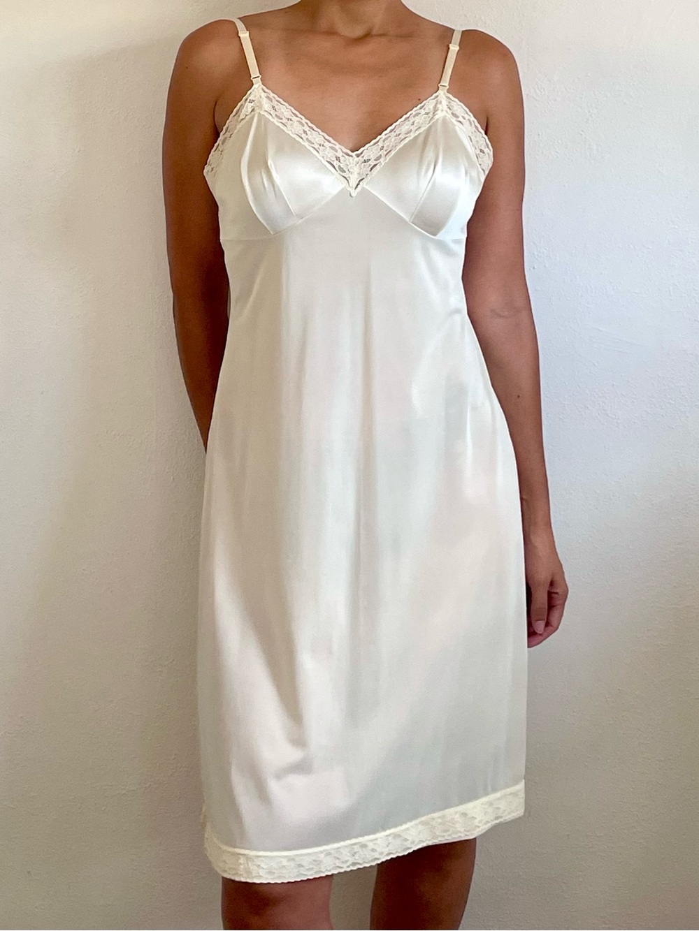 Vintage Vanity Fair Full Slip Dress 38T Tricot Nylon Ivory Cream Lace Trim S/M